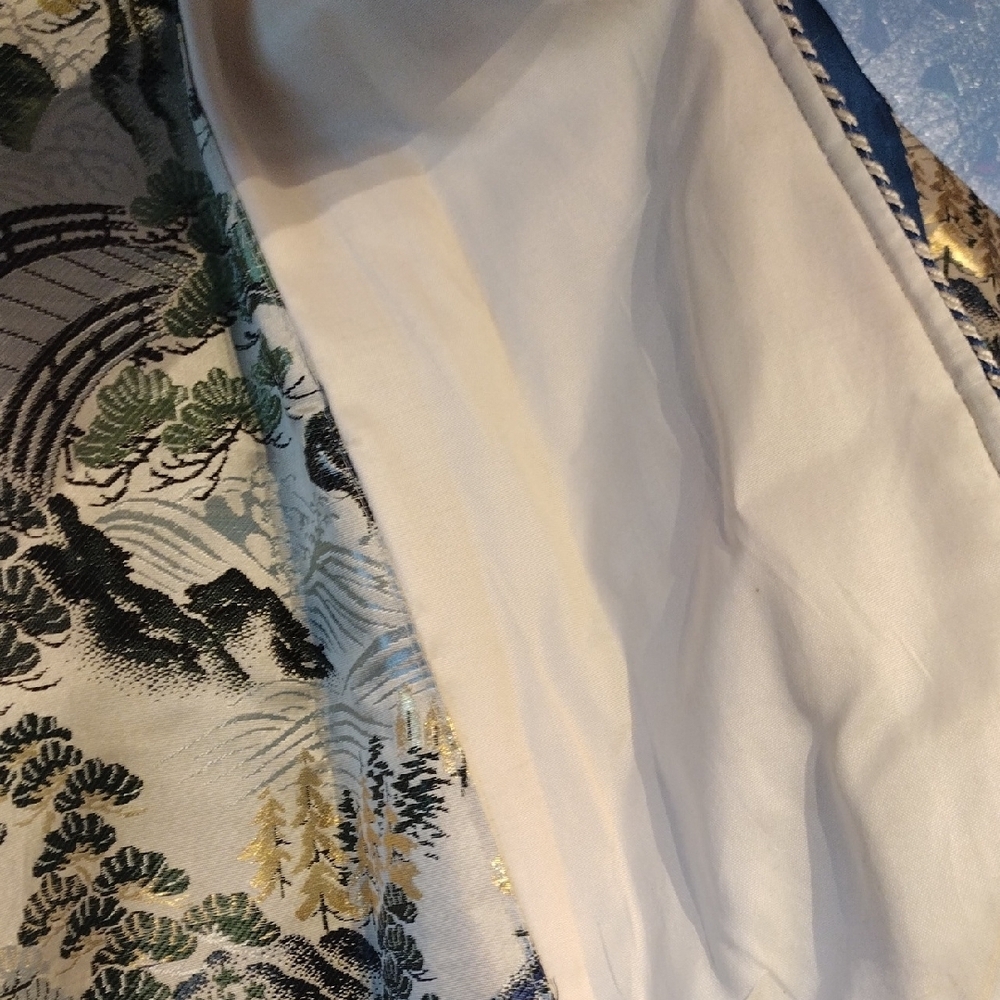 Japanese Smoking Jacket - Picture 11 of 17